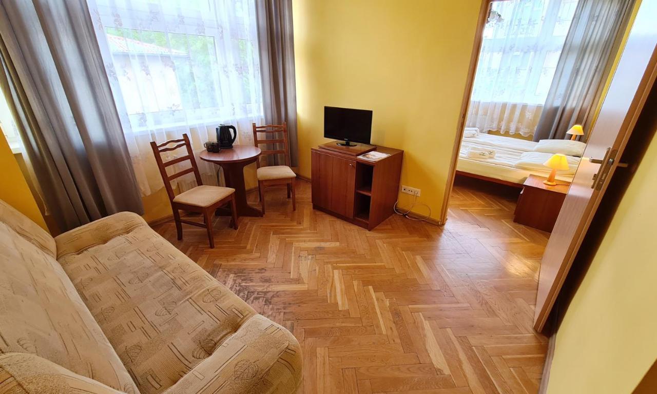 Economy Triple Room,1631548037:JPEG